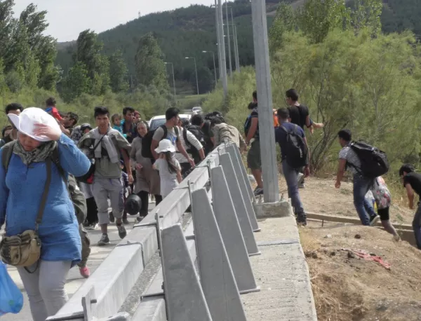 Полицаи използваха сълзотворен газ на гръцко-македонската граница