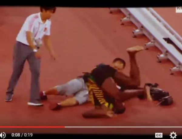 Оператор опита да "убие" Болт след финала на 200 метра (ВИДЕО)