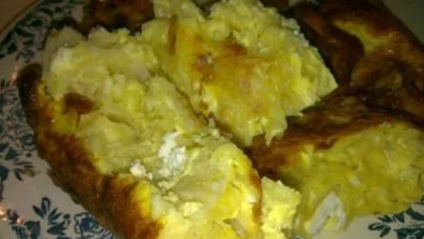 Вкусна баница със сирене и заливка