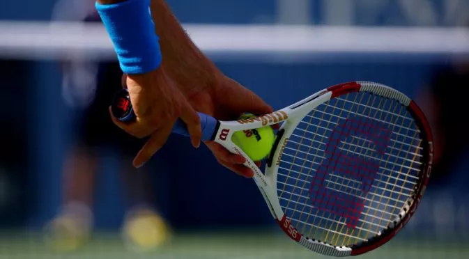 Приятел на Гришо се подстрига по време на тенис мач (ВИДЕО)