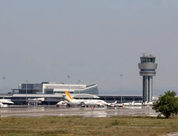 Спряна е процедурата за концесия на летище София