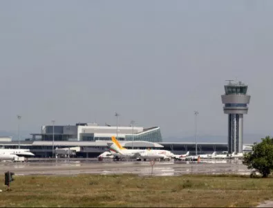 Фаворитът за концесионер на летище София е френска, а не турска компания