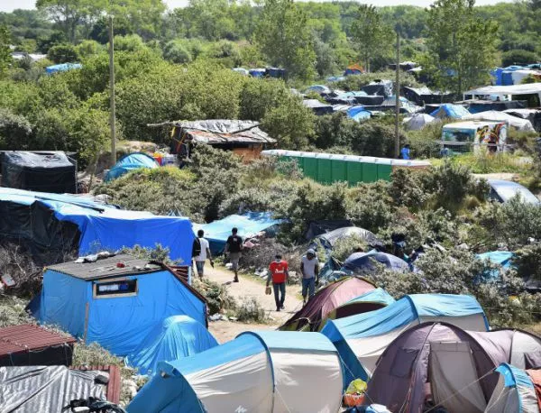 Франция ще строи нов бежански лагер в Кале 