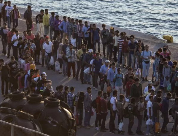 Кризата с бежанците на гръцките острови засили влиянието на "Златна зора"