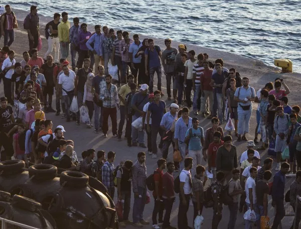 Гърция: Турция планира да ни пуска по 3000 мигранти на ден