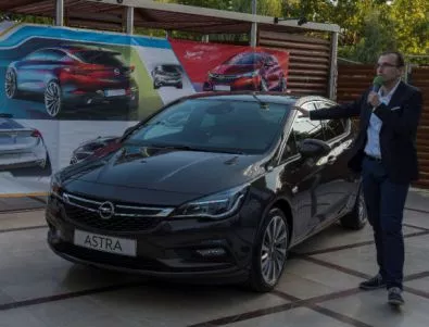 Opel Astra дойде в България 20 дни преди световната си премиера