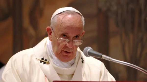 Папа Франциск: Светът е във война, но тя не е религиозна