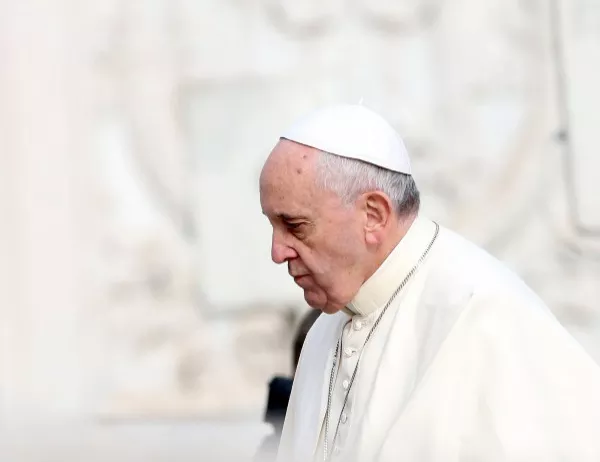 Папа Франциск призова за издаването на временни визи за бежанци
