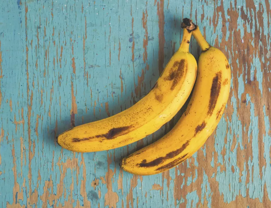 Съживете умиращите растения с кори от банани