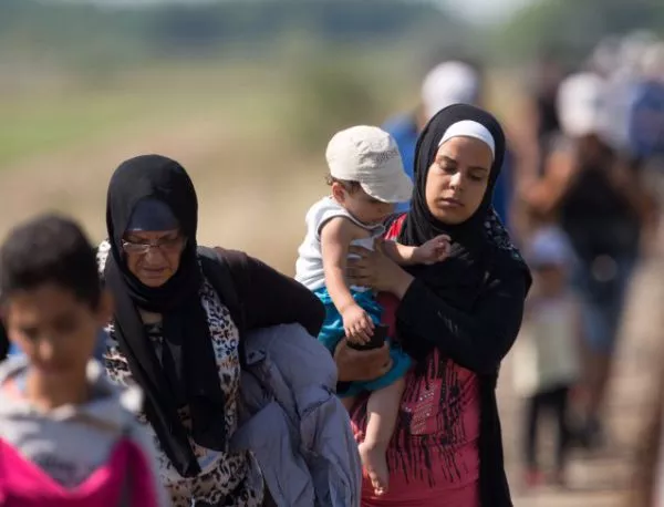 ЕК: Германия и Франция да приемат 55 000 бежанци