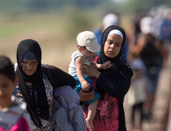 Германия очаква 10 000 бежанци да пристигнат само за ден