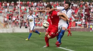 {{ otherArticle[0].article.title }}