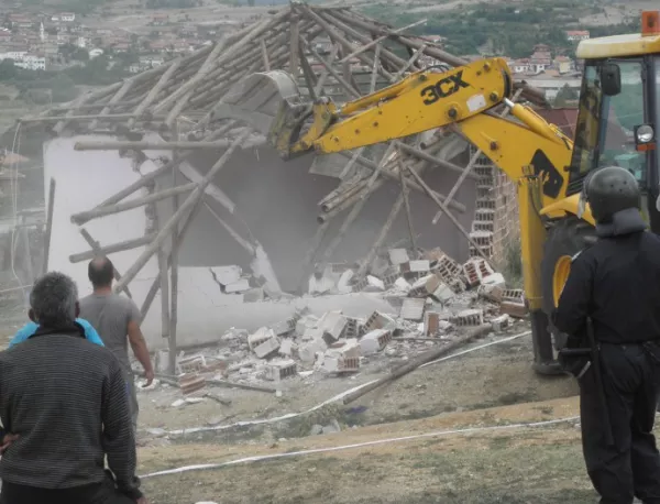 Събарят незаконни ромски постройки в "Захарна фабрика" и "Орландовци"?