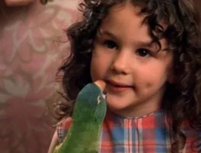Помните ли момиченцето от филма с папагала Поли? Това е тя днес 