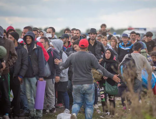 Министрите на ЕС гласуваха "за" задължителното разпределение на 120 000 бежанци