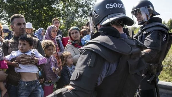 Официално Словения ще ползва армията срещу бежанците, Словакия не иска бази на НАТО