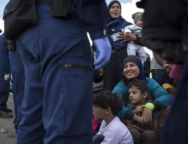 "Фронтекс" праща 600 гранични полицаи в Гърция