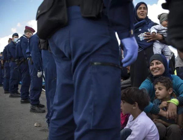 Австрийската армия ще проверява багажа на всеки мигрант
