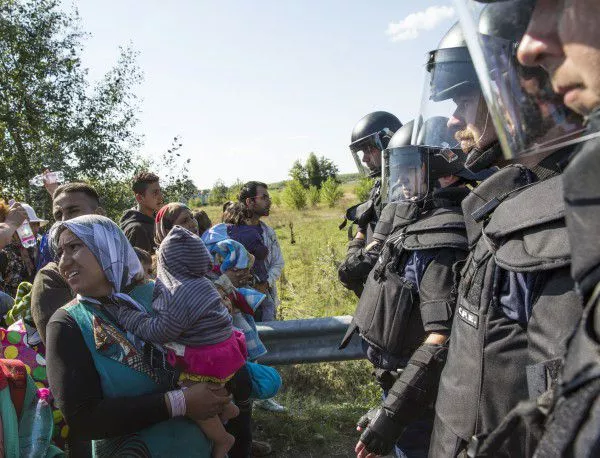 Страхът от бежанците расте по-бързо, отколкото радикализацията спрямо тях