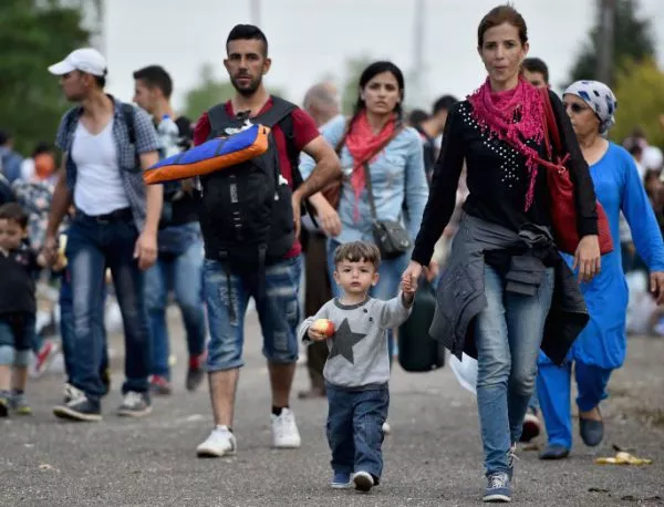 ФРОНТЕКС: 710 000 имигранти са влезли в Европа тази година 