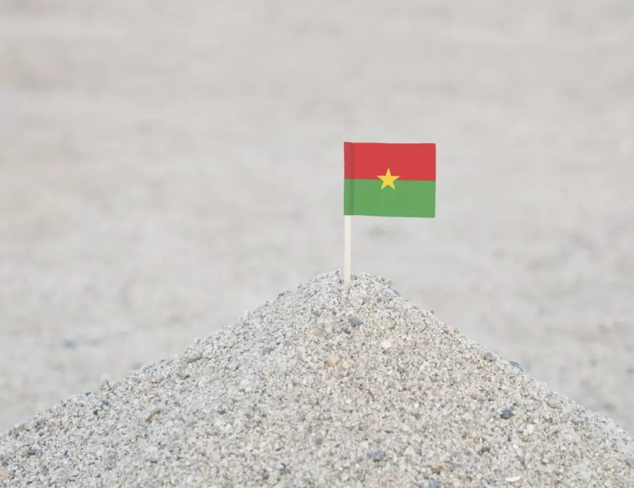 Десетки убити при терористична атака в Буркина Фасо 
