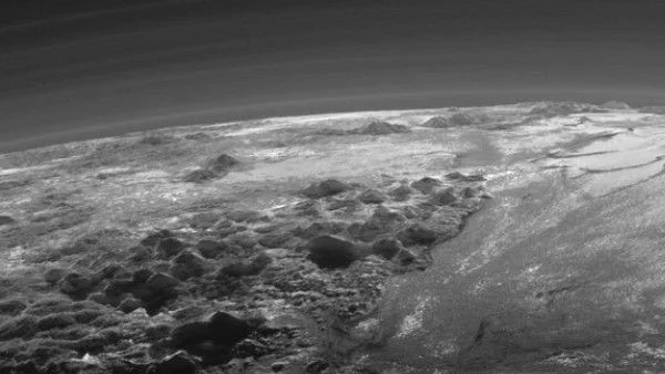 Ледени вулкани изригват на Плутон