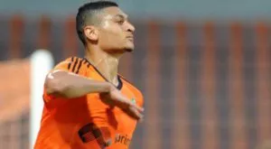 {{ otherArticle[0].article.title }}