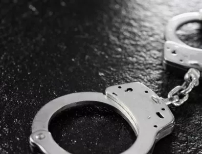 Арестуваха американец, който жигосвал сексуалните си робини