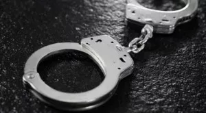 {{ otherArticle[0].article.title }}