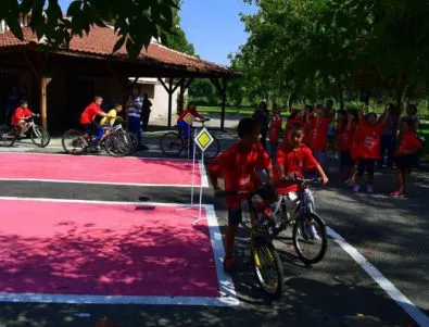 Детска площадка по безопасност на движението откриха в Асеновград