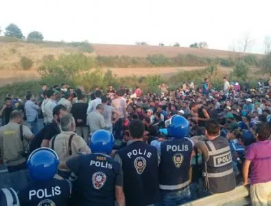 Напрежението с бежанците край Одрин отново ескалира
