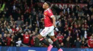 Юнайтед се качи на върха в Англия след лесна победа