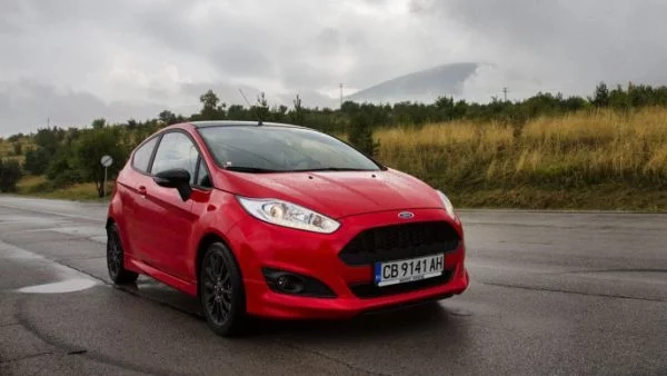 Ford Fiesta Red Edition: Ред хот чили пепър (тест-драйв)