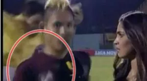 ВИДЕО: Светът е полудял - фен влезе със зверски ритник в гърба на футболист