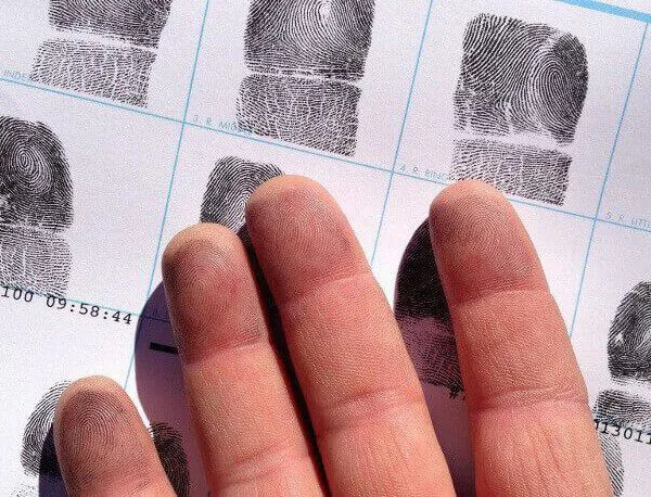 Русия се готви да събира пръстови отпечатъци от всички чужденци?