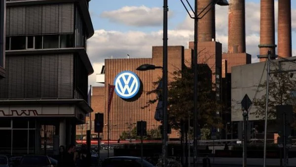 VW продължава да вини само трима инженери за "Дизелгейт"