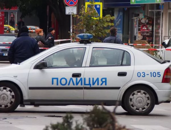 Таксиметровият шофьор, който нападна полицай, остава в ареста за 72 часа