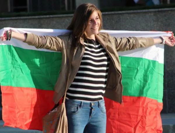 Хиляди българи изпяха "Кой уши байряка" в Панагюрище (ВИДЕО)