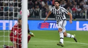 Ювентус загуби Сами Кедира отново