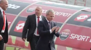 {{ otherArticle[0].article.title }}