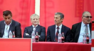 {{ otherArticle[0].article.title }}