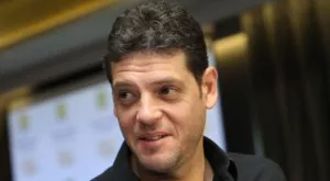 {{ otherArticle[0].article.title }}