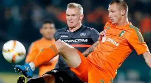 Шестголово зрелище прати Литекс напред за Купата