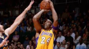 Коби Брайънт се завърна в игра