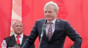 {{ otherArticle[0].article.title }}