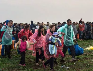 ЕС обмисля създаването на бежански центрове на Балканите