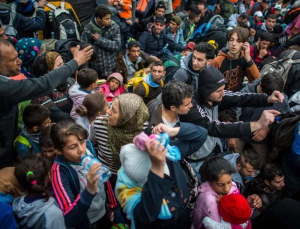 Съвместен план с Турция за справяне с бежанците ще обяви Брюксел