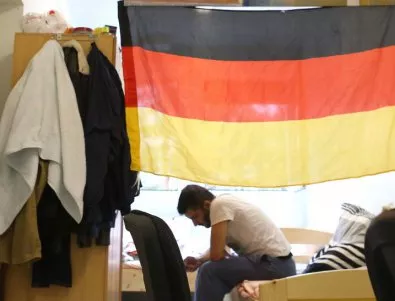 Все по-малко бежанци отиват в Германия