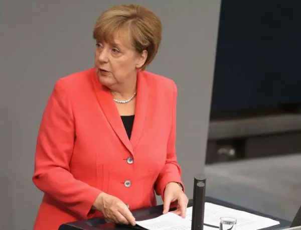 Съюзниците на Меркел в Германия очакват още от канцлера за бежанците