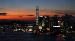Хонконг въведе огромна глоба за пушене на обществено място 